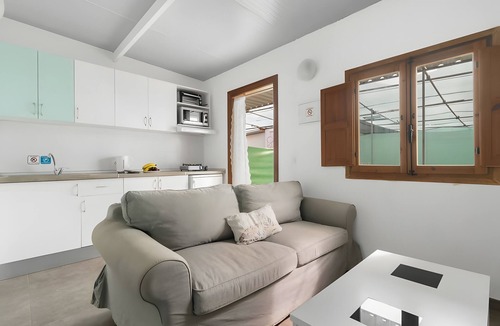 San Bartolome de Tirajana Apartment | Holiday Studio 'Country Near Fataga' with Balcony, Wi-Fi and Air Conditioning