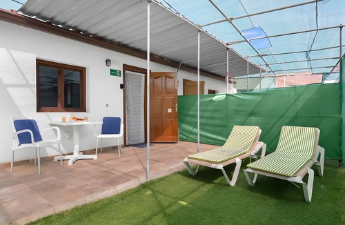 San Bartolome de Tirajana Apartment | Holiday Studio 'Country Near Fataga' with Balcony, Wi-Fi and Air Conditioning