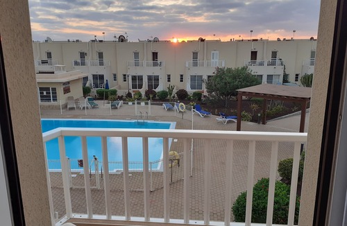 Caleta de Fuste House | Homely House With Shared Pool and FREE Wi-Fi