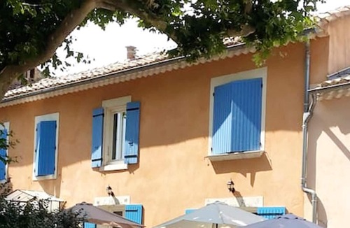 Bollene Apartment | Homerez - Appartement for 7 ppl. with shared pool and terrace at Bollène