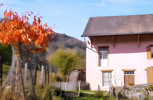 Chirens House | Homerez - Charming House in Chirens with Enclosed Garden