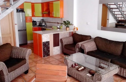 El Perello House | Homerez - House 1 km away from the beach for 7 ppl. with shared pool and garden
