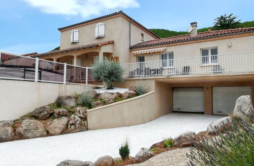 Nant House | Homerez - House in Nant with pool