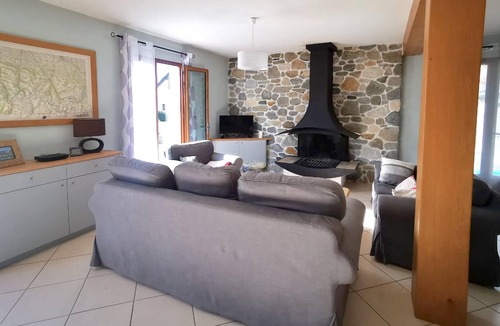 Arras-en-Lavedan House | Homerez - Spacious house for 7 ppl. with terrace and balcony at Arras-en-Lavedan