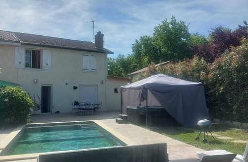 Saint-Fons Villa | Homerez - Spacious villa with pool in Saint-Fons
