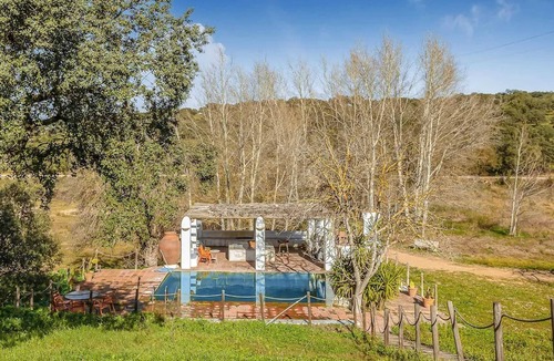 Valverde de Leganes Villa | Homerez - Villa mountain view - Valverde
