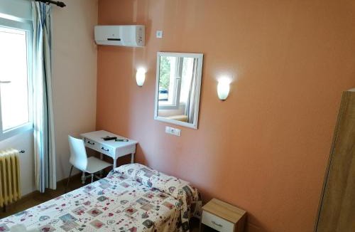 Casas Baratas House | Hostal Hernan Cortes