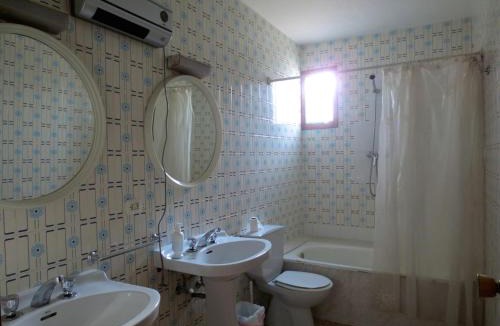 Faio House | Hostal Roca