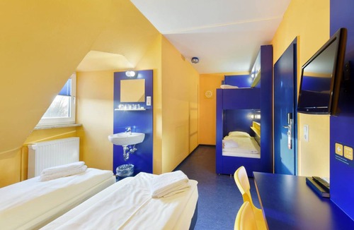 Wuelfel Hostel | Hostel ∙ 8 guests