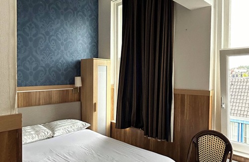 IJplein en Vogelbuurt Hotel | Hotel Isis