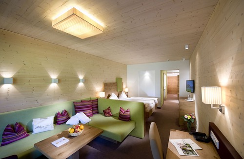 Rain Hotel | Hotel Leonhard
