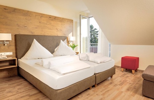 Rust Hotel | Hotel Mythos