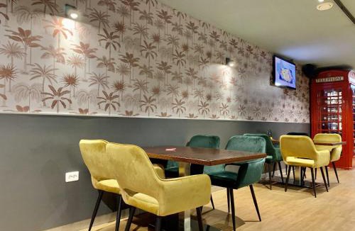 Red Light District Hostel | Hotel The Globe