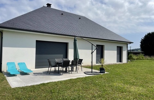 Loucrup House | House facing the Pyrenees