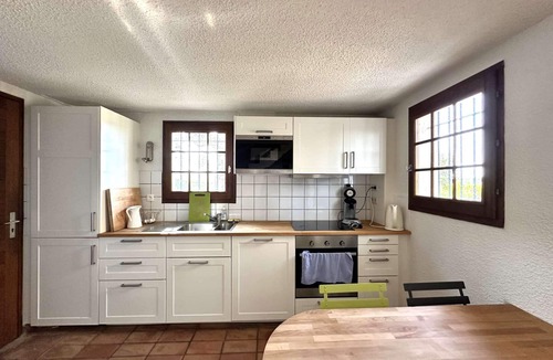 La Londe-les-Maures House | House for 6 to 8 People in a Private Estate with Shared Pool