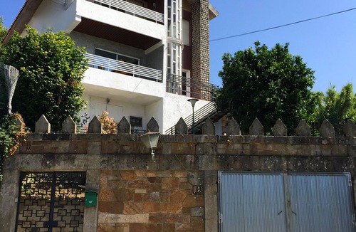 Teis House | House in a quiet area and views of the estuary.