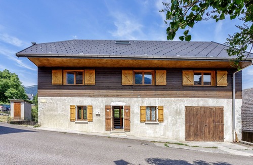 Alex House | House in Annecy, between Lake and Mountains, 350m2, 16-18 beds