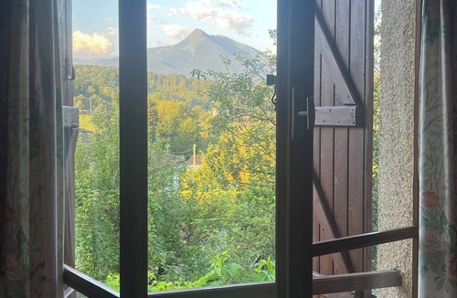 Estadens House | House in the country side of PYRENEES with a beautiful view and a swimming pool.