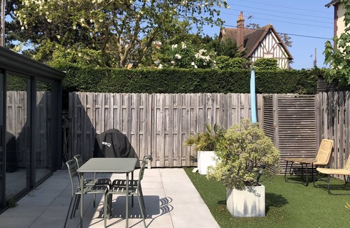 Cabourg House | House with garden and BBQ, 5mn walk from the beach, fan of Cabourg-Normandie
