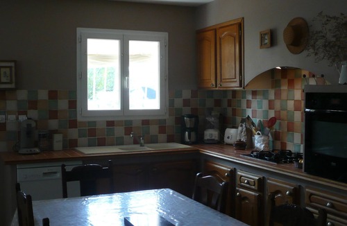 Collias House | House with terrace, garden and swimming pool and the river 10 mins walk .