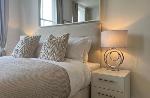 Hurstpierpoint Apartment | Hurstpier Spacious 2 Bed Apartment - by MCF