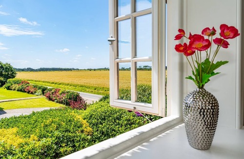 Morsum House | Hüs bi Koog 1 - Vacation under thatch for up to 5 people.