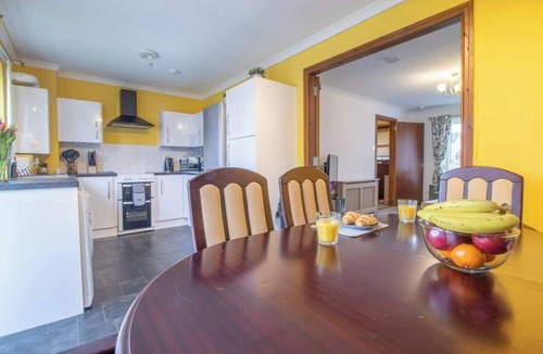 Glasgow House | Ideal Contractor Stay | 2-Bed Near Glasgow Fort