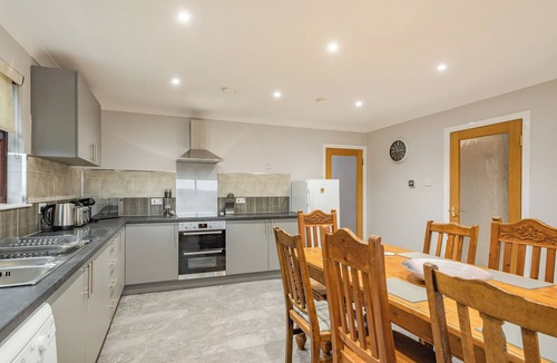 Kilmarnock Cottage | Ideal for exploring the beautiful Ayrshire coast & countryside.