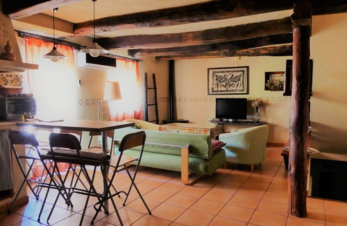 Erias Cottage | IDEAL FOR GROUPS OF 6/8 PEOPLE, 3 Bedrooms