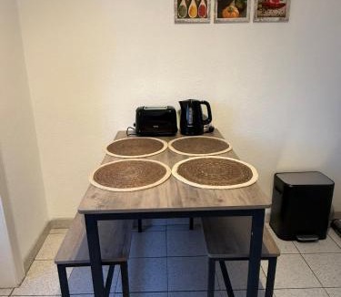 Wolfsburg Apartment | Immo-Vision - VW näher geht nicht, Parkplatz, Küche, Wlan