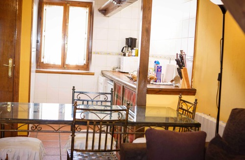 Horcajuelo de la Sierra Ski Chalet | In the Rajalhondo house you can enjoy a front patio with barbecue and garden furniture