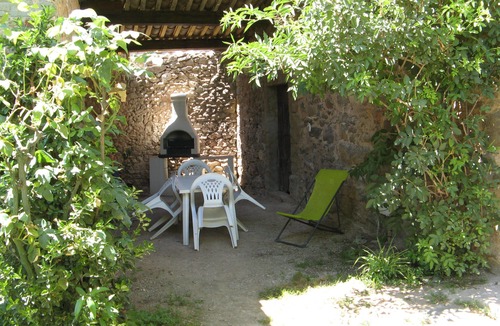 Montbrun-des-Corbieres House | In the heart of the Corbières warm, independent 3-room gite welcoming 4 people