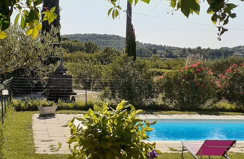 Pernes-les-Fontaines Villa | Independent cottage in private air-fenced yard-pool Provence