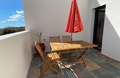 Tourbes House | INDEPENDENT T2 WITH TERRACE AND SWIMMINGPOOL ACCESS 20 Mn FROM THE BEACHES