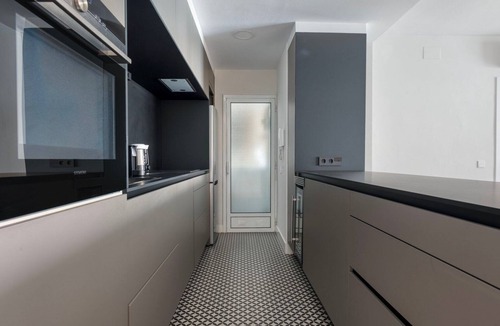 L'Antiga Esquerra de l'Eixample Apartment | Inviting Antiga Esquerra de l'Eixample 2BR, nr Hospital, by Blueground