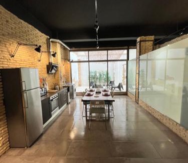 Nou Moles Apartment | IY Loft 4 - Open Plan Garage Style - Up to 4 people