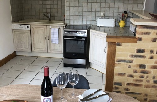 Saint-Cybranet Cottage | Jacques Gite and Walnut Tree Farm Sleeps 4