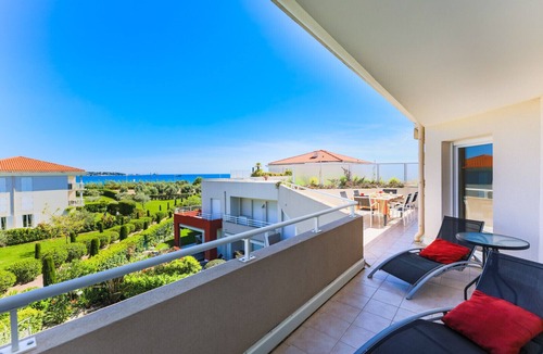 Antibes Apartment | JUAN FLORE AP2035 by RIVIERA HOLIDAY HOMES