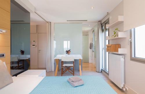Barceloneta Apartment | Kronos on the Beach Attic Suite