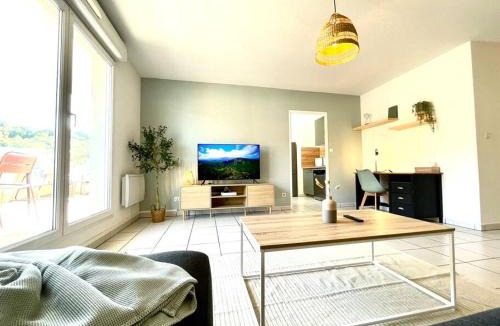 Bellegarde-sur-Valserine Apartment | L’attique - Standing et Terrasse au centre-ville