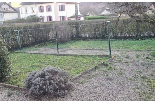 Hericourt Apartment | La Campagne à la Ville, Calme Terrain Clos