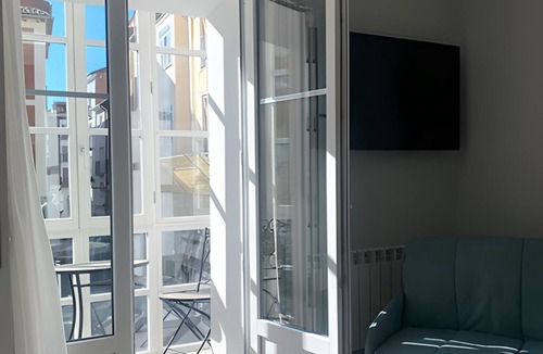 Burgos Apartment | La Flora Fountain Suite Apartment