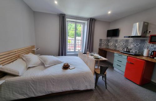 Hauterives Apartment | La Maison Lourégo Tournesol