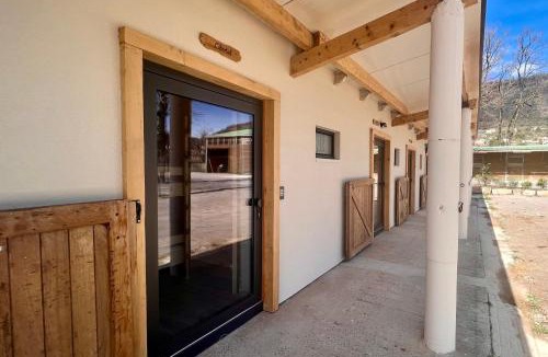 Saint-Affrique Hostel | La Petite Auberge Insolite