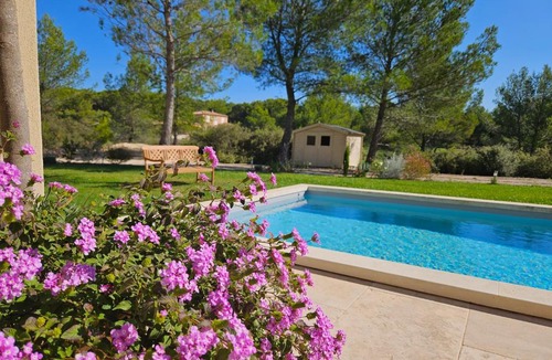 Lambesc Bed & Breakfast | La Villa KEF