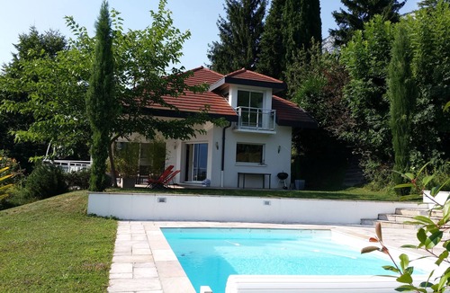 Veyrier-du-Lac Villa | Lake Annecy magnificent new villa standing in front of the lake with stunning vi