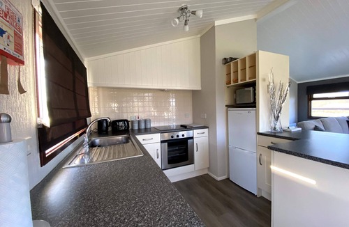 Bethersden Cabin | Lakeside Cabin in Kentish countryside