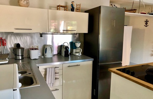Aigues-Mortes Apartment | Large and beautiful apartment with Spa, 6 people, garden, all comfort