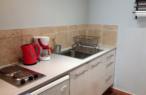 Aix-en-Provence Historic Centre Apartment | large bright studio of 35 m² in the historic heart of Aix en Provence, wifi