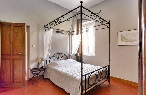 Entraigues-sur-la-Sorgue Other | Large air-conditioned house with heated swimming pool in quiet Provence